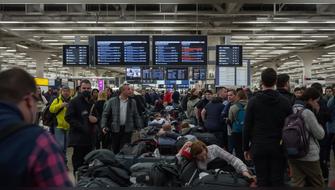 Mal tiempo provoca cancelación de cerca de 2 mil vuelos en EE.UU.