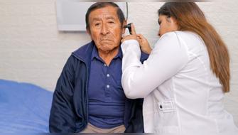 Mejoran atención a adultos mayores mediante formación en buen trato