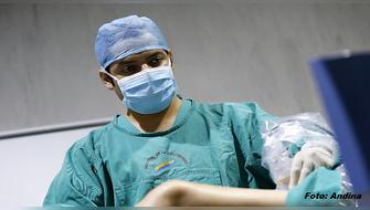 Profesionales del cuidado: ¿por qué estas carreras ganan relevancia en el sistema de salud?