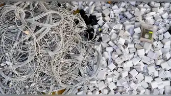 Malasia prohíbe la importación de basura electrónica