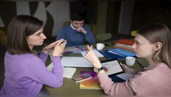 Educación en la era digital: el desafío que hoy enfrentan las escuelas y universidades Educación en la era digital: el desafío que hoy enfrentan las escuelas y universidades