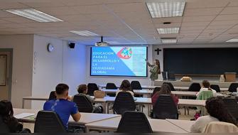 Educación globalizada 2026:  la formación avanzada que impulsa a nuevos líderes empresariales