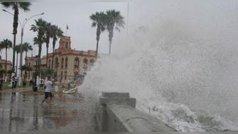 Oleajes anómalos en la costa peruana durarán una semana