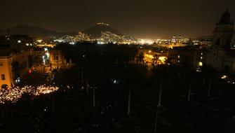 Miles de peruanos se sumaron a La Hora del Planeta 2026