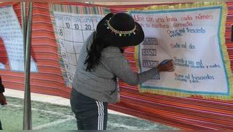 Mujeres quechuas de Cusco convierten la alfabetización en liderazgo comunitario