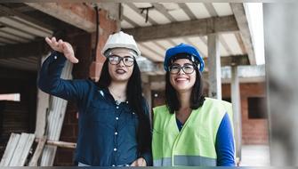 Más mujeres se abren camino en la construcción con impulso del MTPE