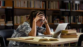 Carga cognitiva: por qué estudiar más horas no mejora el aprendizaje Carga cognitiva: por qué estudiar más horas no mejora el aprendizaje