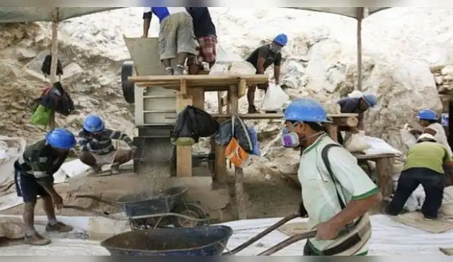Candidatos presidenciales debatirán propuestas clave para el ordenamiento y formalización de la pequeña minería Candidatos presidenciales debatirán propuestas clave para el ordenamiento y formalización de la pequeña minería