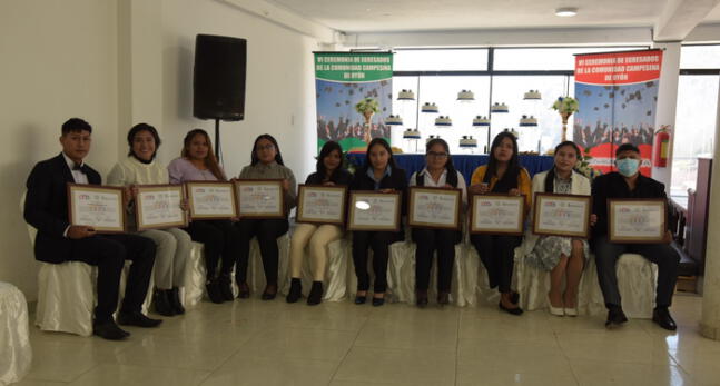 14 jóvenes de Oyón se gradúan gracias a Programa de Becas