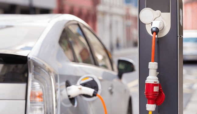 Perú registra récord en ventas de vehículos eléctricos e híbridos