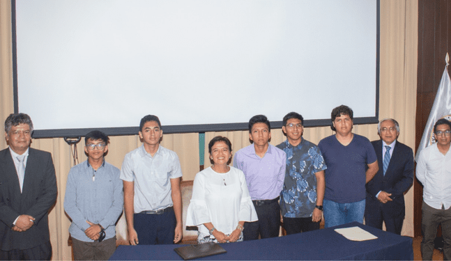 SINERSA entrega becas a hijos de agricultores de Piura