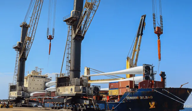 ¡LLEGARON 18 HÉLICES A PARACAS!