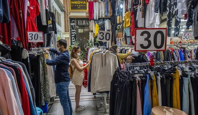 Ropa de segunda mano: una opción de moda sostenible