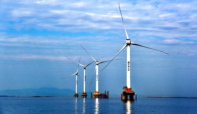 China instala la mayor turbina eólica del mundo