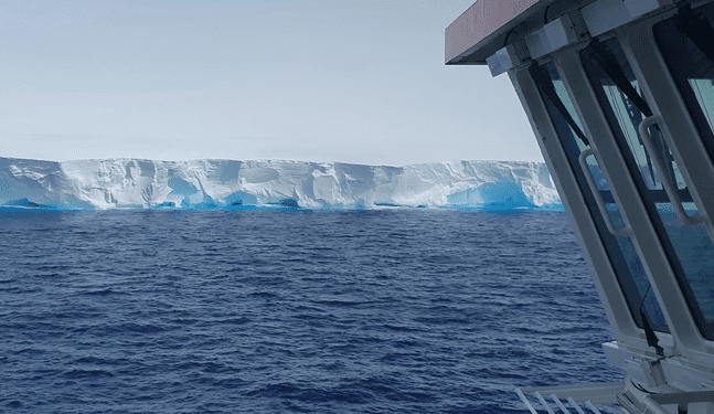 Iceberg más grande del mundo tiene las horas contadas
