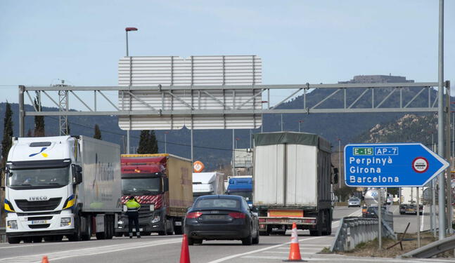 Unión Europea busca reducir en un 90% CO2 de camiones y buses