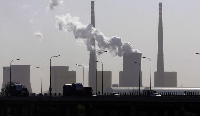 Emisiones de C02 de combustibles fósiles cayeron un 8 % en la UE
