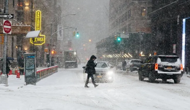 Nueva York soporta tormenta de nieve por primera vez en dos años