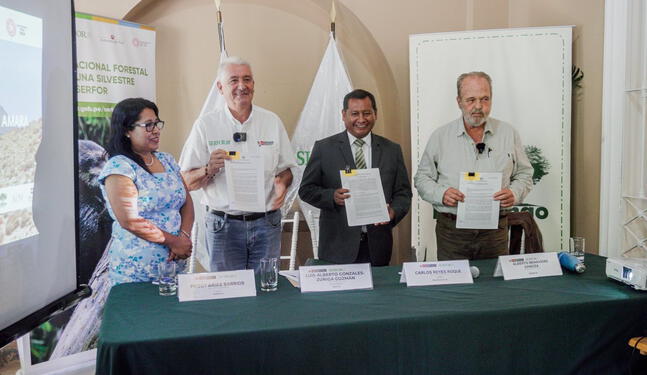 Perú entrega primera concesión para conservar su costa