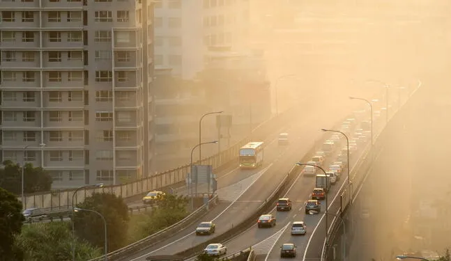 Transporte público es uno de los mayores contaminantes del aire