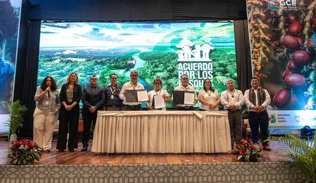 Firman "Acuerdo por los bosques" para reforzar lucha contra tala ilegal