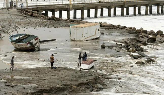 Oleajes extremos provocan tres muertos en Ecuador y Chile