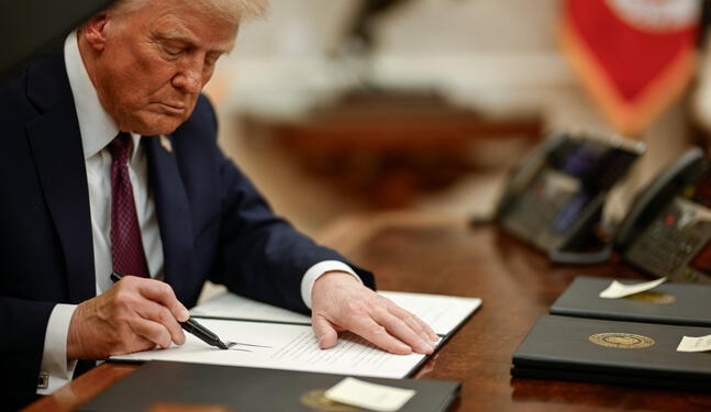 EE.UU.: Presidente Trump firmará decreto contra sorbetes de papel