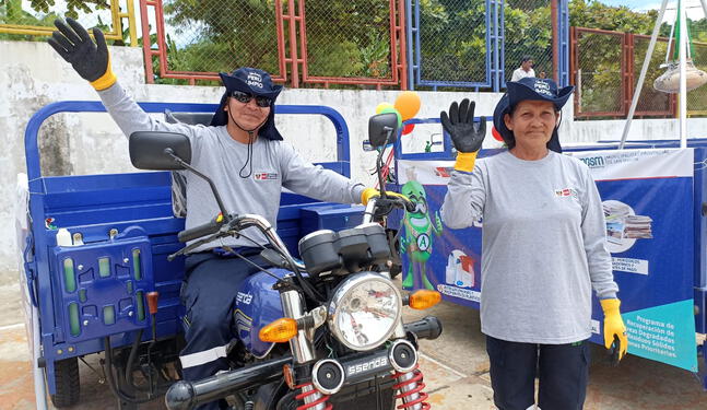 Recicladores de Puno reciben artículos para potenciar su labor