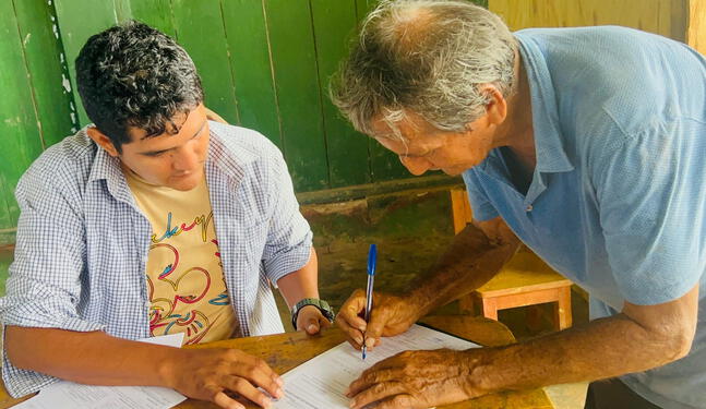 Productores reciben títulos habilitantes para formalizar su actividad