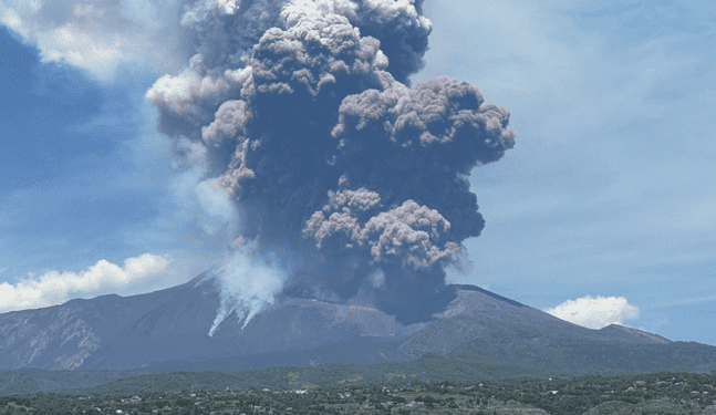 Volcán Etna entra en erupción y provoca temor en Italia