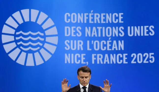 Presidente de Francia pide explorar los mares antes que a Marte