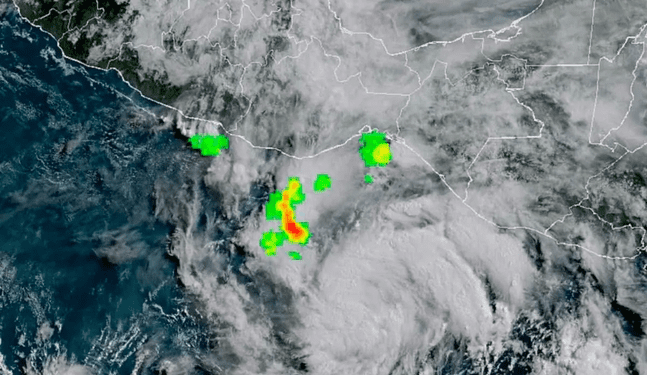 México en alerta por llegada de Tormenta Erick