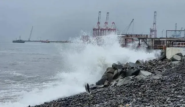Oleajes seguirán afectando a la costa peruana
