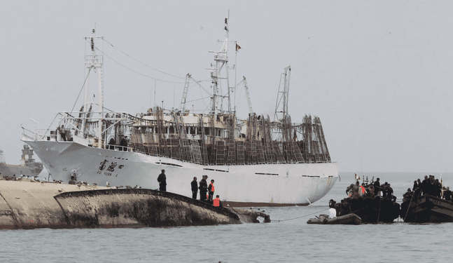 MGP interviene barco extranjero que pescaba ilegalmente en aguas peruanas
