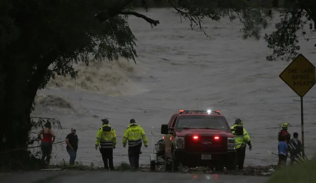 Inundaciones en Texas ya dejan más de un centenar de víctimas mortales