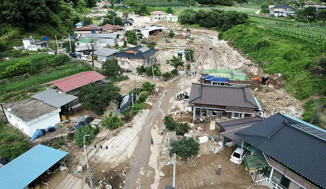 Corea del Sur: Centro del país queda inundado por lluvias torrenciales