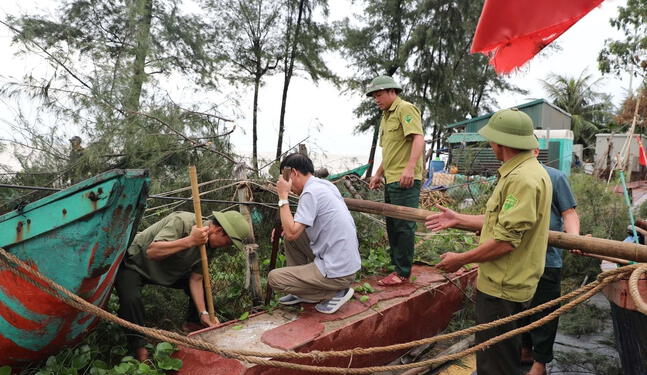 Vietnam: Tres muertos y devastación por paso de tifón Kajiki
