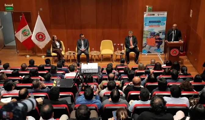Cerca de 2 millones de peruanos ya gozan de conectividad gracias a programa de transformación digital