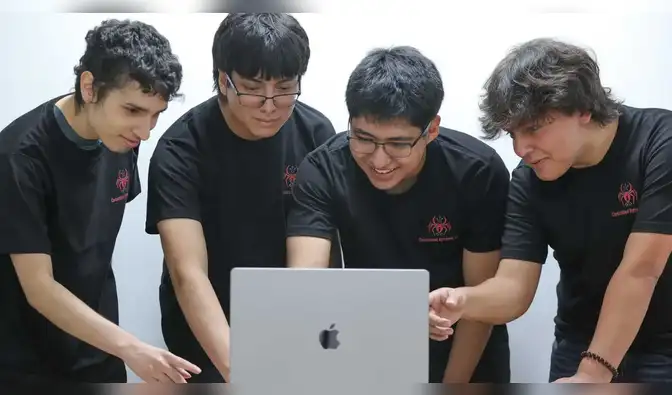 Estudiantes peruanos destacaron en una competencia internacional de hacking ético tras resolver distintos desafíos de ciberseguridad.