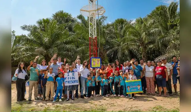 Autoridades, docentes, estudiantes y pobladores participaron en la puesta en funcionamiento de la nueva conectividad 4G en San Martín. Autoridades, docentes, estudiantes y pobladores participaron en la puesta en funcionamiento de la nueva conectividad 4G en San Martín.