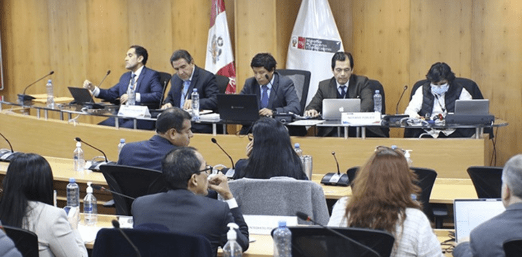<em>Reunión realizada por el MTC para realizar la subasta. Fuente: GOB.pe</em>   