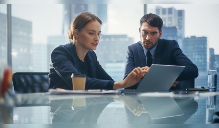 El apoyo entre colaboradores también es fundamental. Fuente: Shutterstock.  