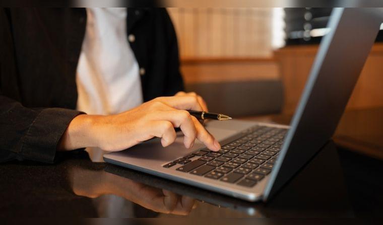 Soluciones como Xero y QuickBooks automatizan la gestión financiera, mientras que plataformas como Deputy programan turnos eficientemente. Fuente: Shutterstock.  