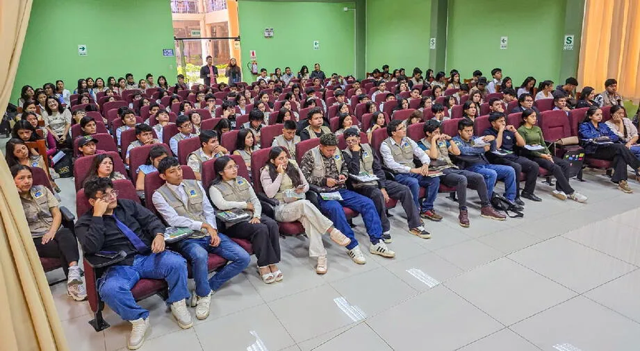 MINEM capacita a jóvenes de Huánuco en minería moderna y sus beneficios
