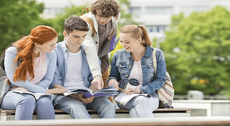 ¿Quieres estudiar un posgrado en el extranjero? Descubre cómo ingresar a una de las 400 mejores universidades del mundo