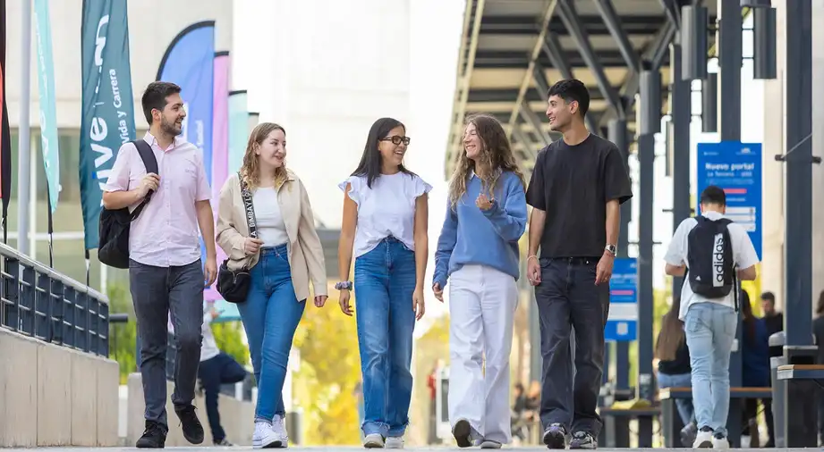 Crece el interés de los jóvenes por estudiar en el extranjero: ¿qué oportunidades ofrece la educación internacional?