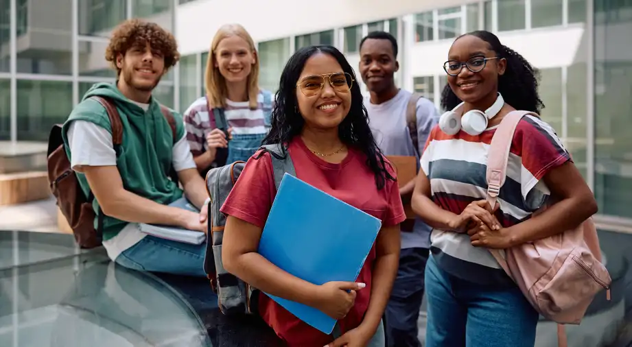 ¿Qué universidad privada tiene más alumnos en el Perú?